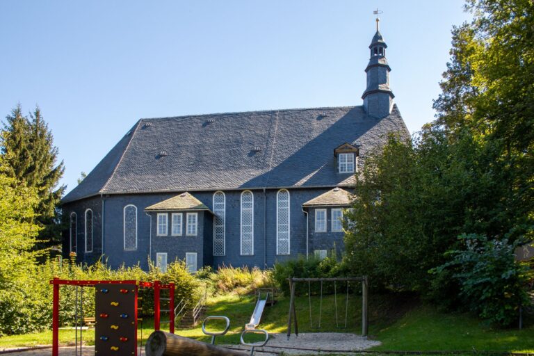 Kirche 1 768x512