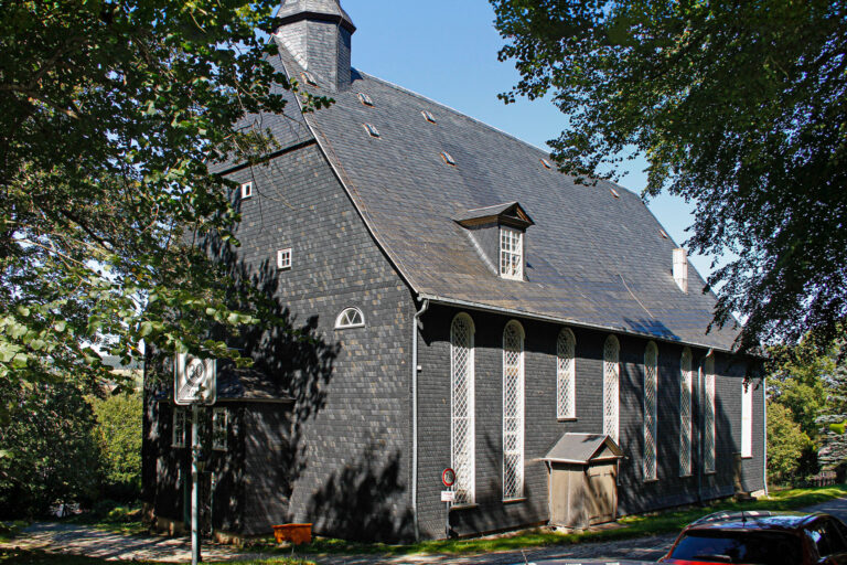 Kirche 4 768x512