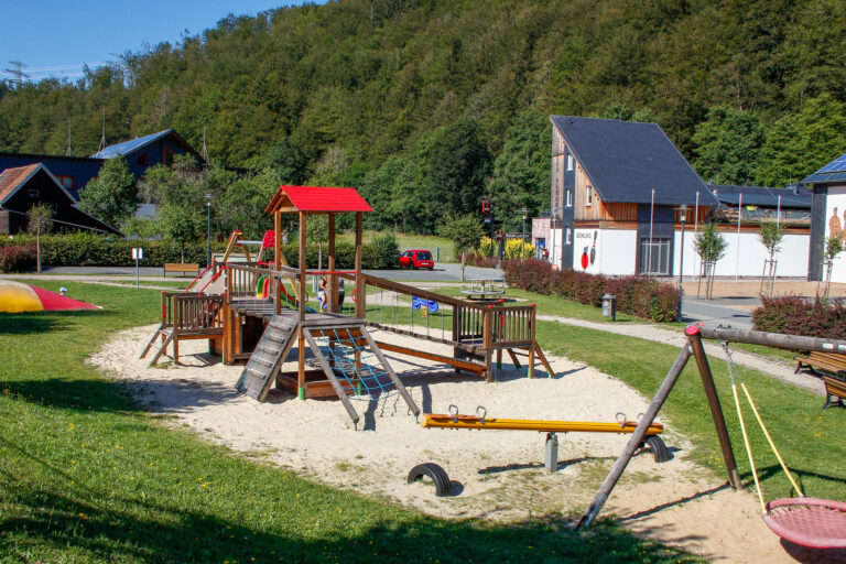 Spielplatz Goldisthal 2 768x512