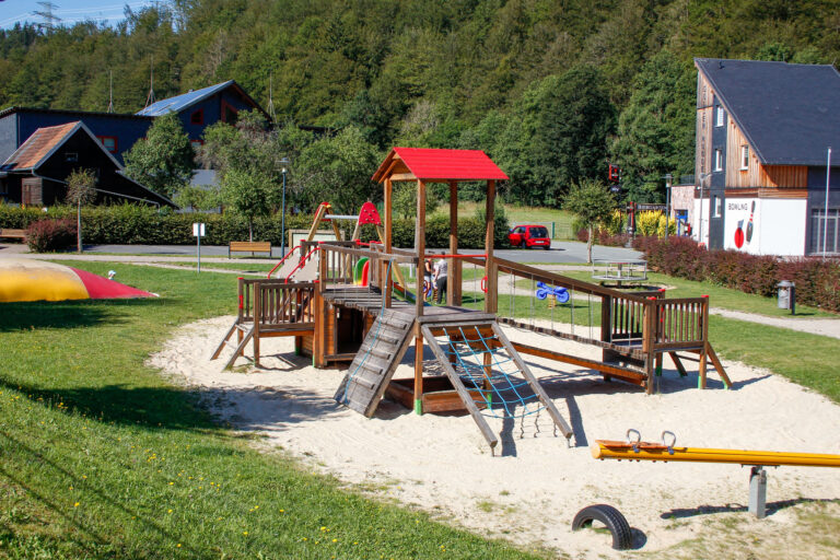 Spielplatz Goldisthal 3 768x512