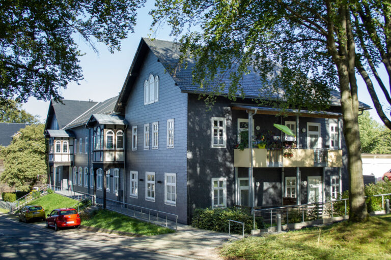 Herrenhaus 2 768x512