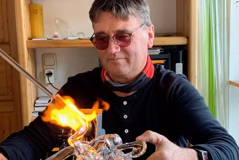 Glasblaeser Christian Sachs 768x514