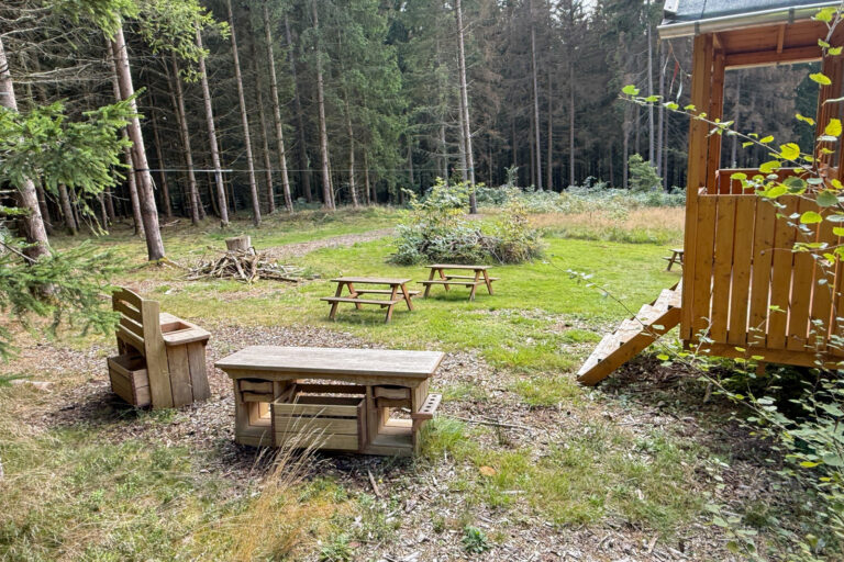 Waldspielplatz Grossbreitenbach 005 768x512