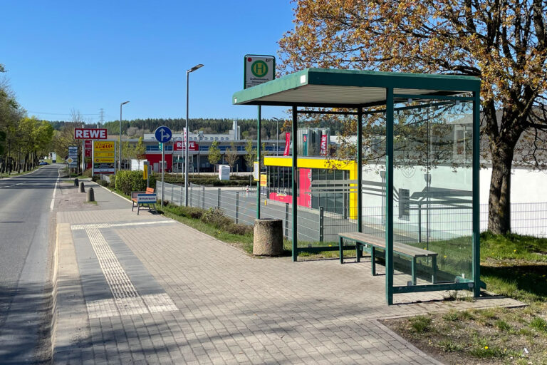 Bushaltestelle Grossbreitenbach Ilmenauer Strasse 002 768x512