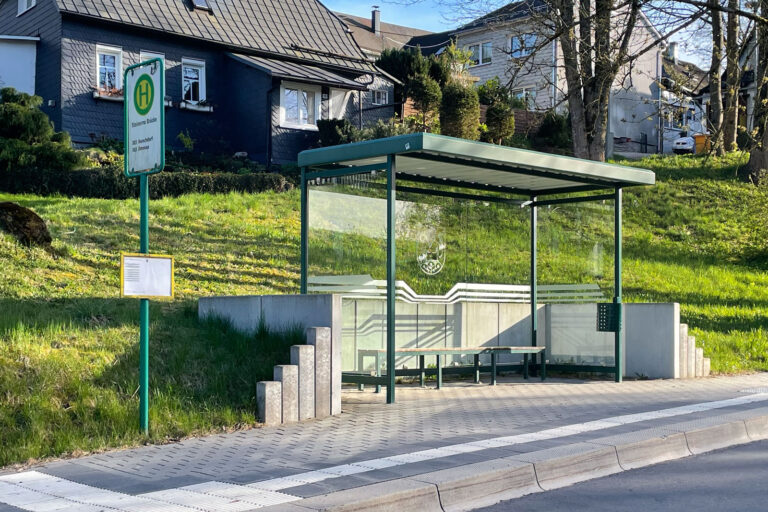 Bushaltestelle Grossbreitenbach Steinerne Bruecke 002 768x512