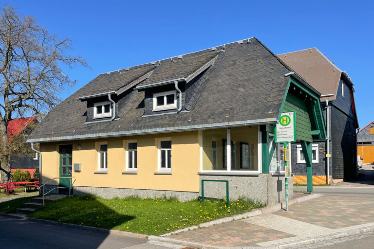 Bushaltestelle Herschdorf 001 768x512
