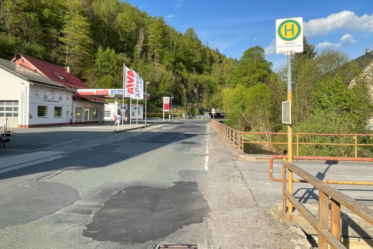 Bushaltestelle Katzhuette Schwarzburger Strasse 001 1 768x512