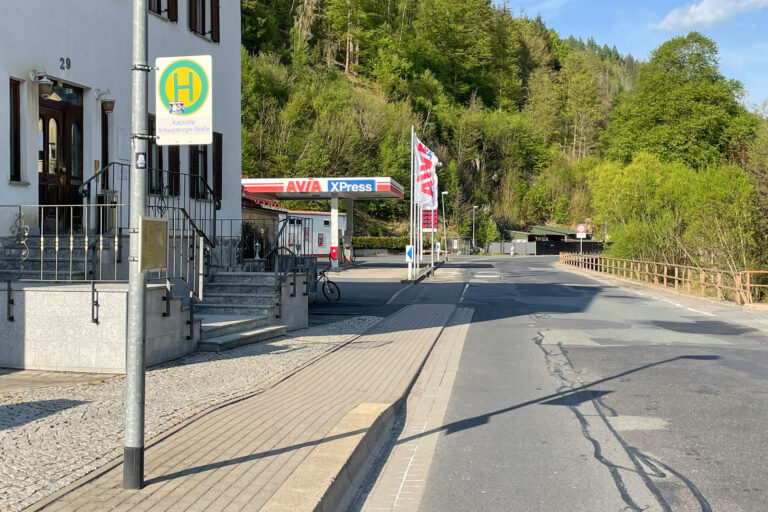 Bushaltestelle Katzhuette Schwarzburger Strasse 002 1 768x512