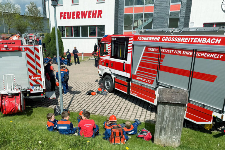 Feuerwehr Grossbreitenbach 003 768x512