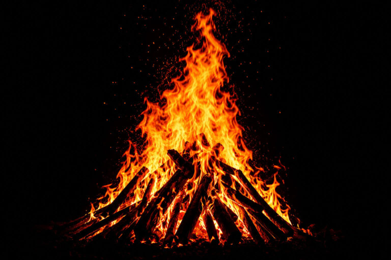 sonnwendfeuer boehlen 2026 768x512